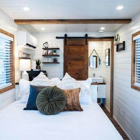 New The Lone Star Shipping Container Villa Fredericksburg Ngoại thất bức ảnh