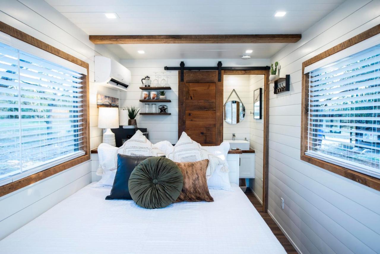 New The Lone Star Shipping Container Villa Fredericksburg Ngoại thất bức ảnh