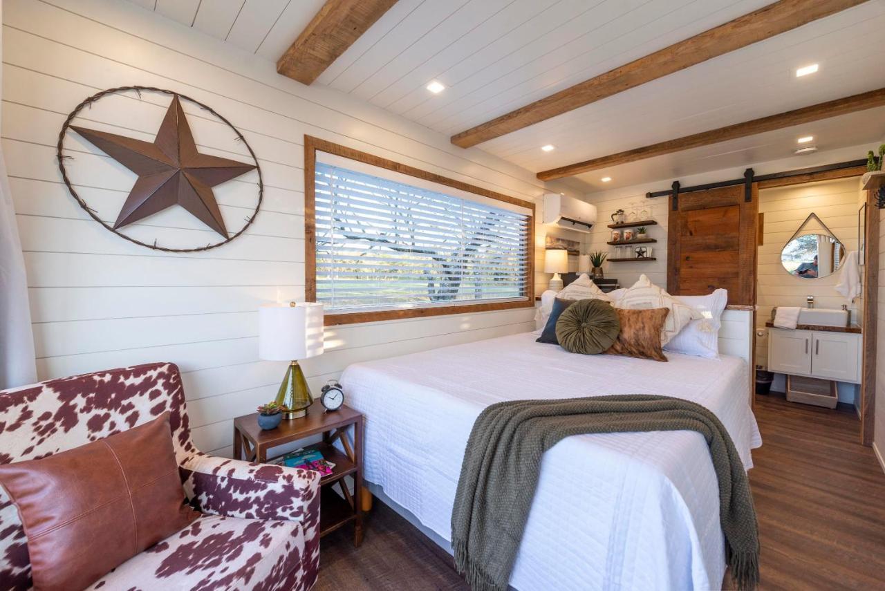 New The Lone Star Shipping Container Villa Fredericksburg Ngoại thất bức ảnh