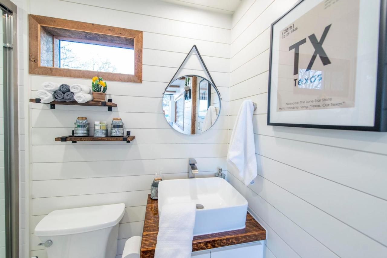 New The Lone Star Shipping Container Villa Fredericksburg Ngoại thất bức ảnh